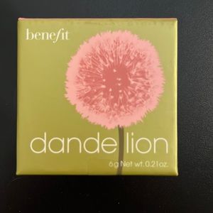 Benefit Dandelion blush. Sealed! NWT full size!